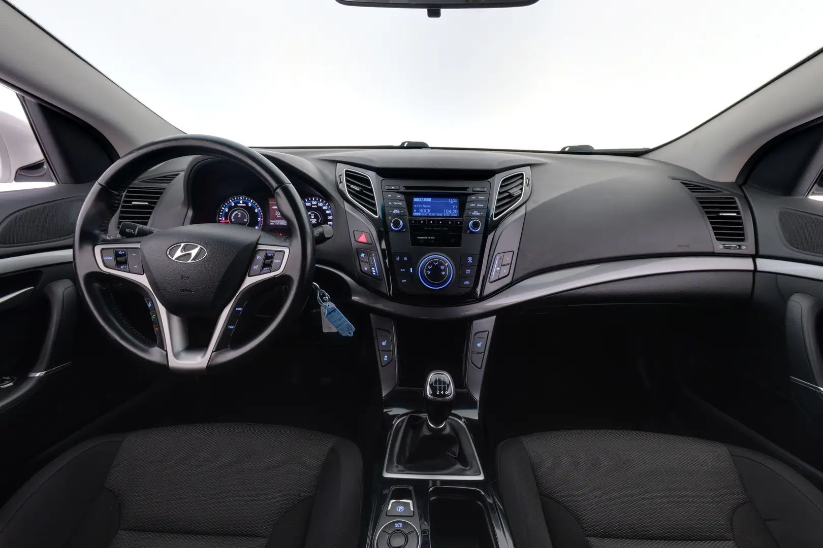 Car Image - 3Bk0uDz8ugWD73KE0cAIgG