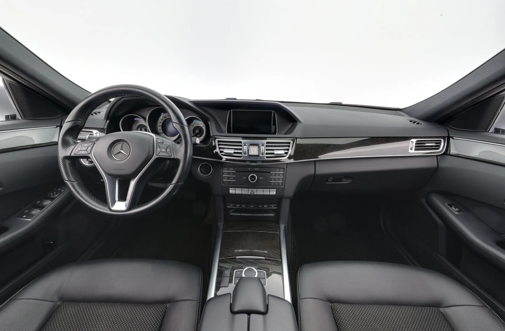 Car Image - 4c2tDA5UR5fNpB7rXiVJtK