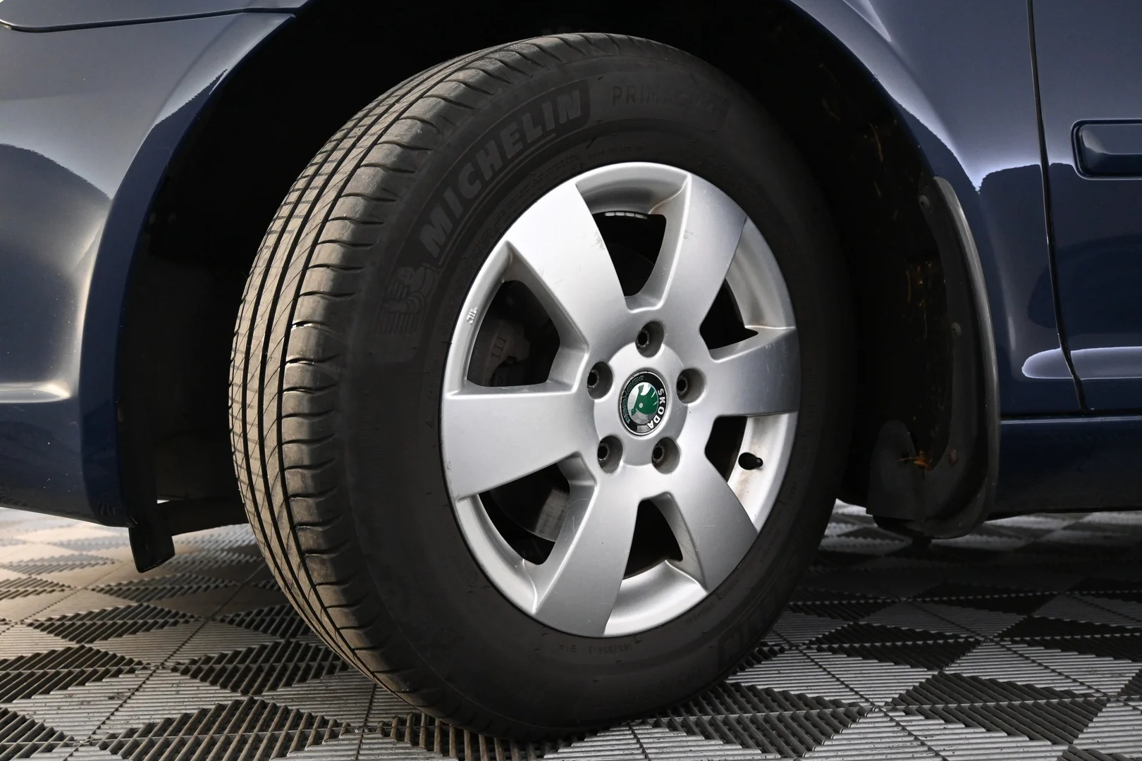 Car Image - 4HRYf25eAqBAvSNR5o6sPH