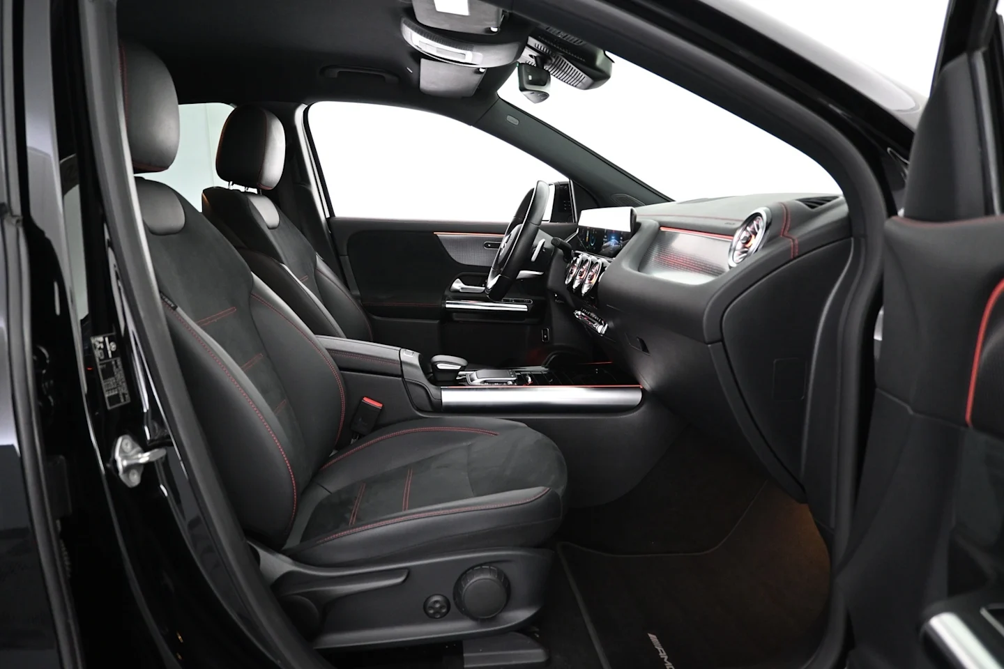 Car Image - 3b57GYfHkz8Dy7RlnfMpZt