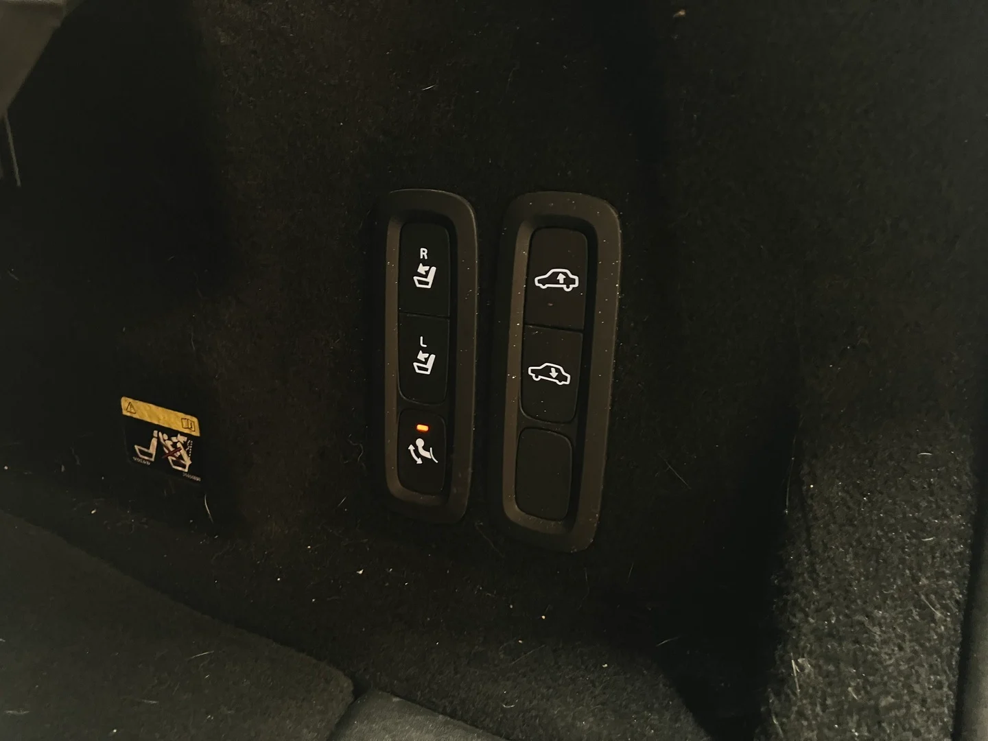 Car Image - 73nZIVg9RRHExzNzz0pv4E