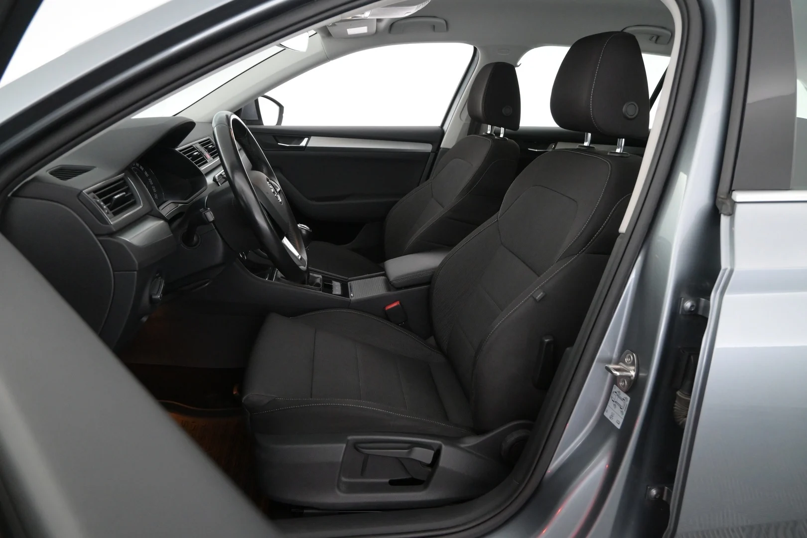 Car Image - 1ryeP99802bNxZPNWdk3Ng