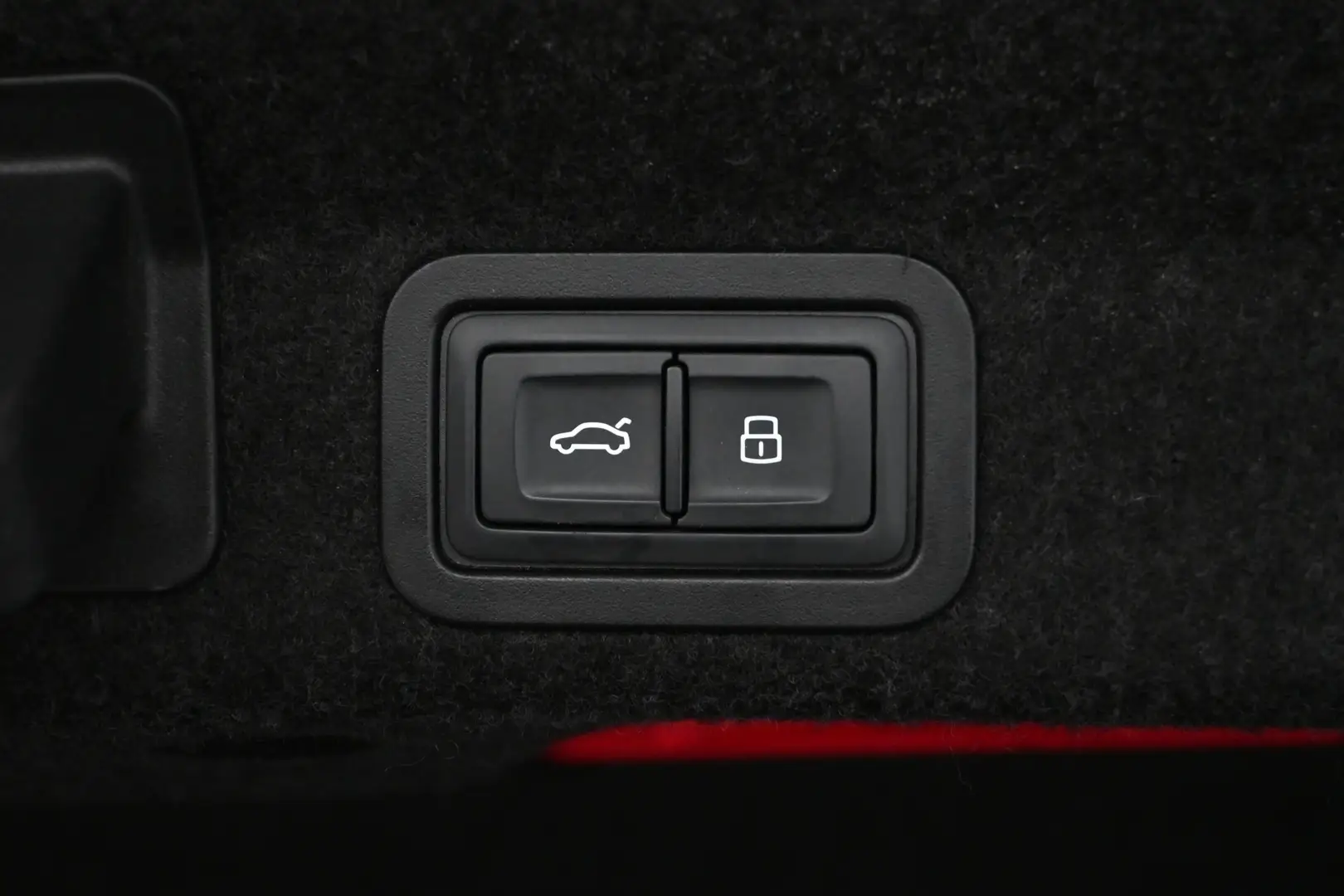 Car Image - 38RPOjEloqJ2WpbzLe2fxR