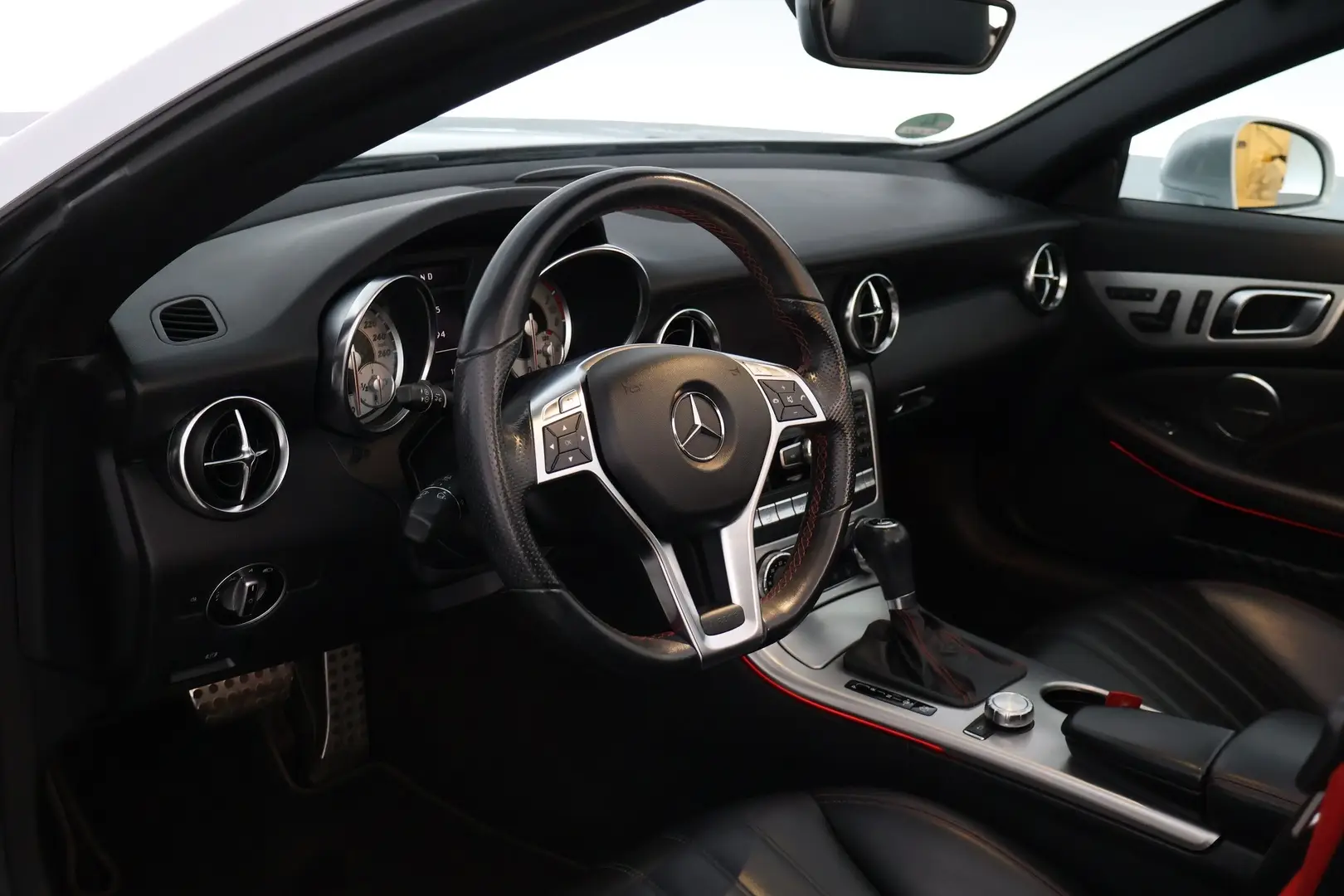 Car Image - 4Cq0nqQN7TJqF3j85quyHQ