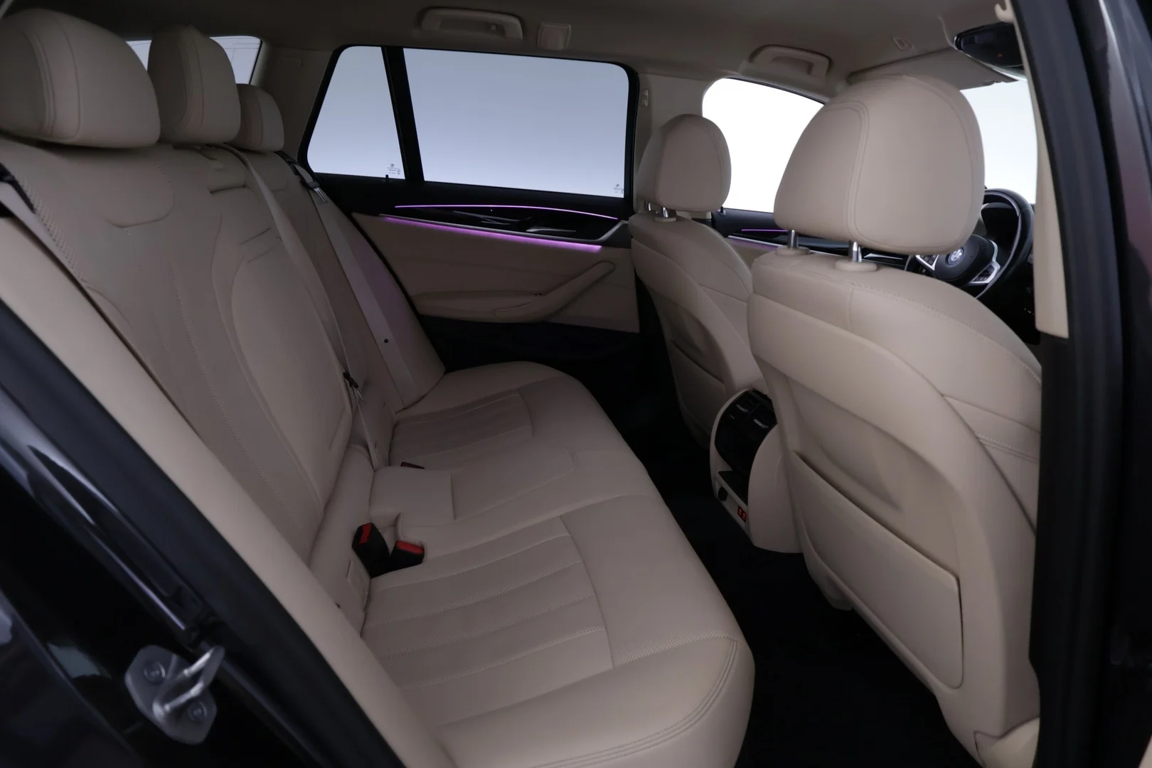 Car Image - 4mV1wydIL294n830EZvfUu