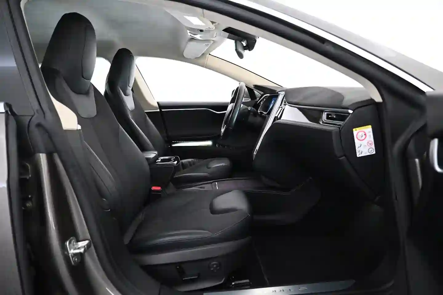Car Image - 7KlrH1ZIuLLxiwgLjFzlri