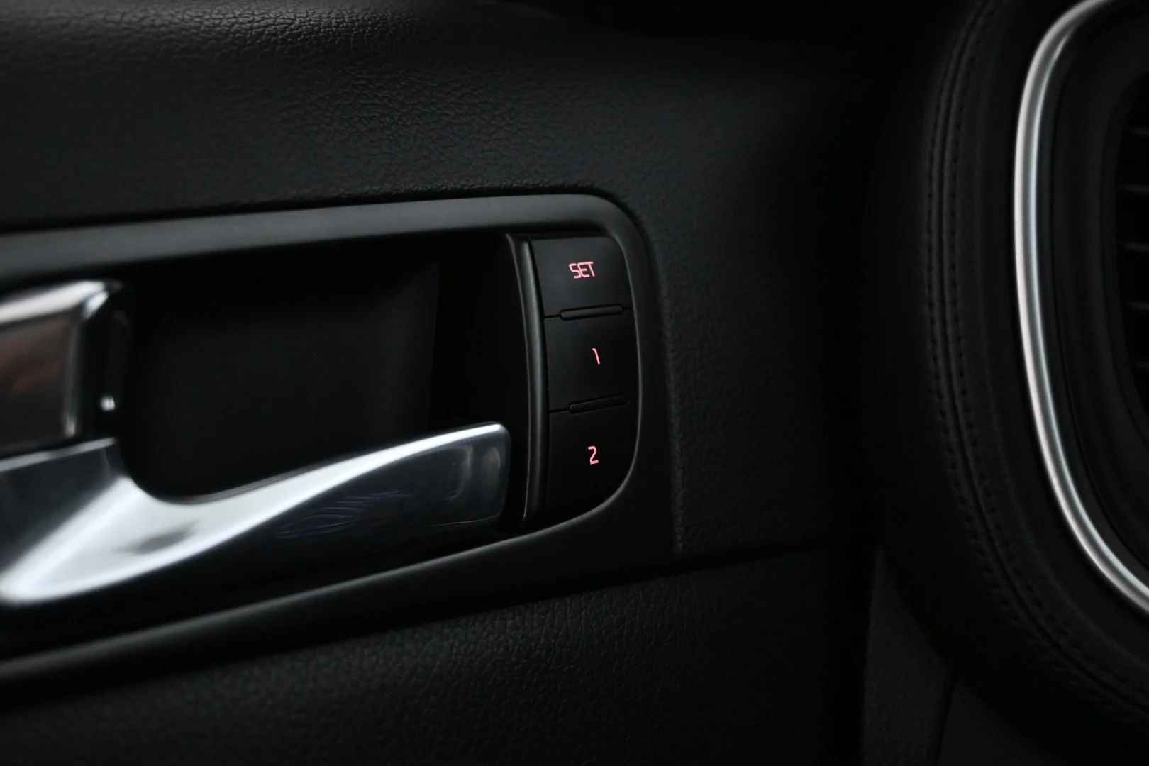 Car Image - 2fq6PSfHSmrKquWSmesHN1