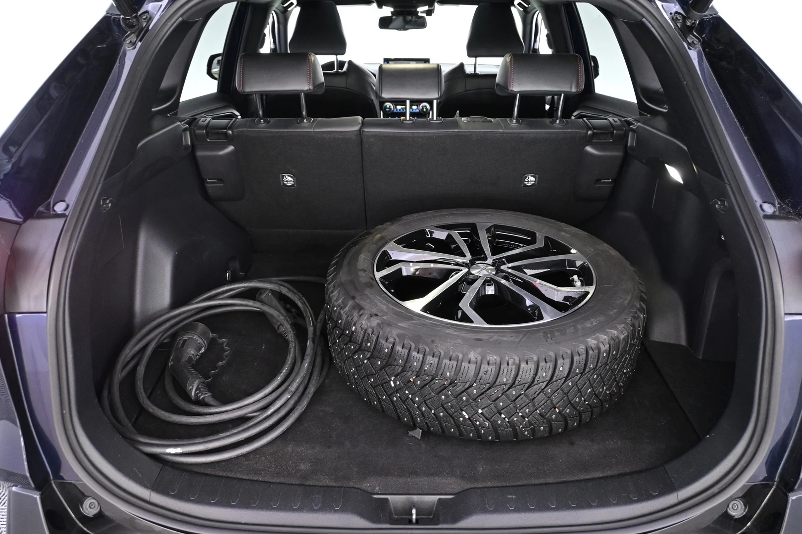 Car Image - 3EiiYGUp6XvJDncb9sjRMa