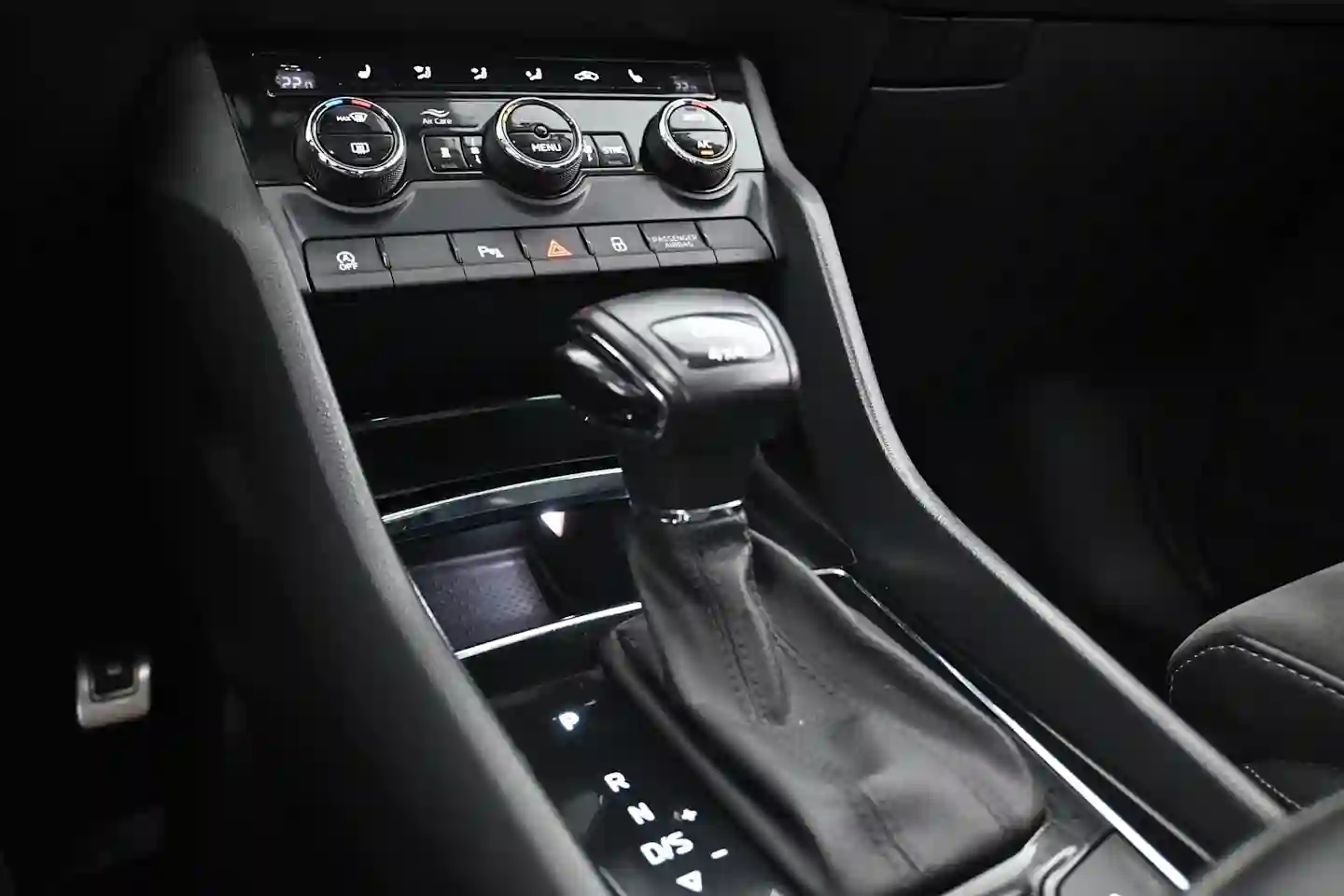 Car Image - 4C80NqqGDtXKOM2sDBhuSp