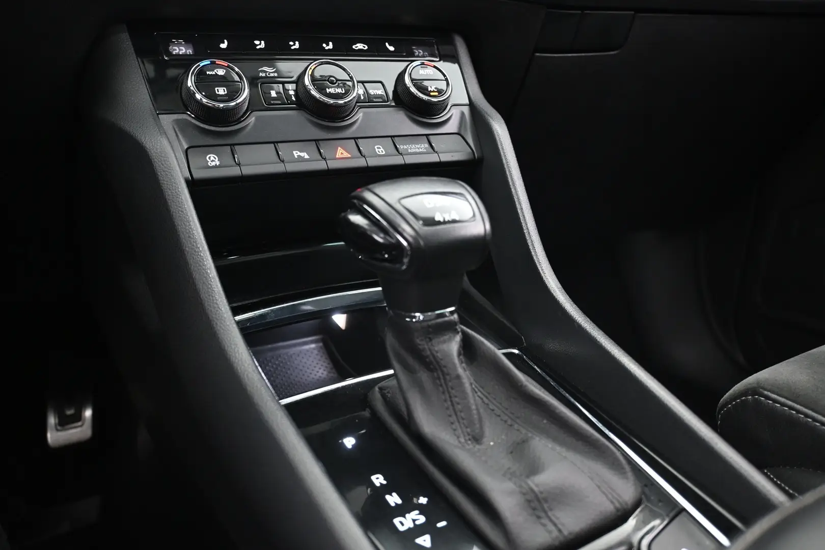 Car Image - 4C80NqqGDtXKOM2sDBhuSp