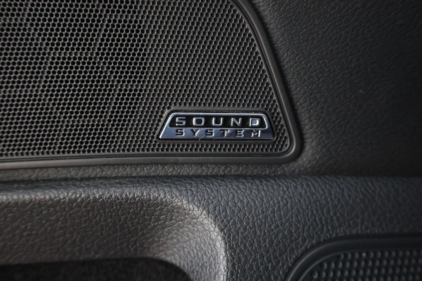 Car Image - 7AMkuqcvSY9Uqzqf9McnNr