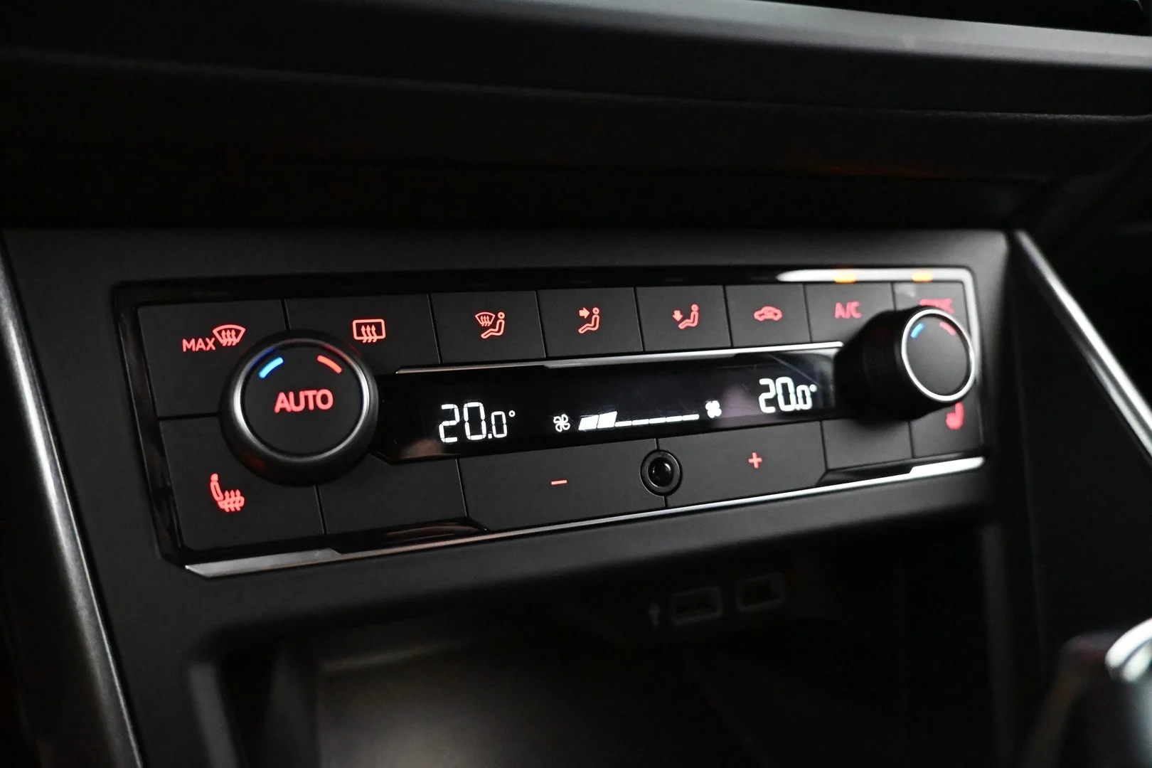 Car Image - 5D5q2WmWw8I2HxDoPS5c5d