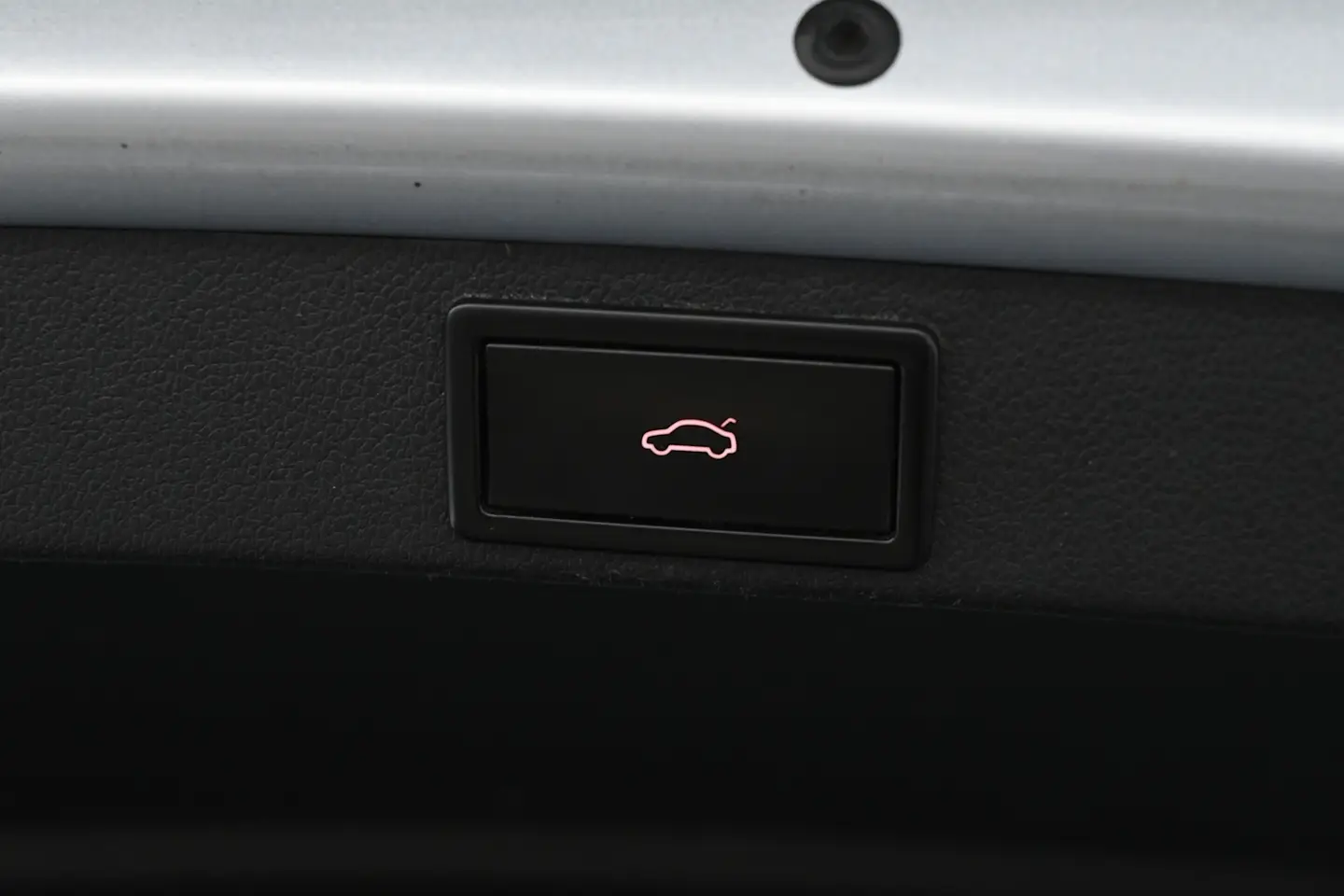 Car Image - 2SaPg6IZUVKnWmLFuAOvNn
