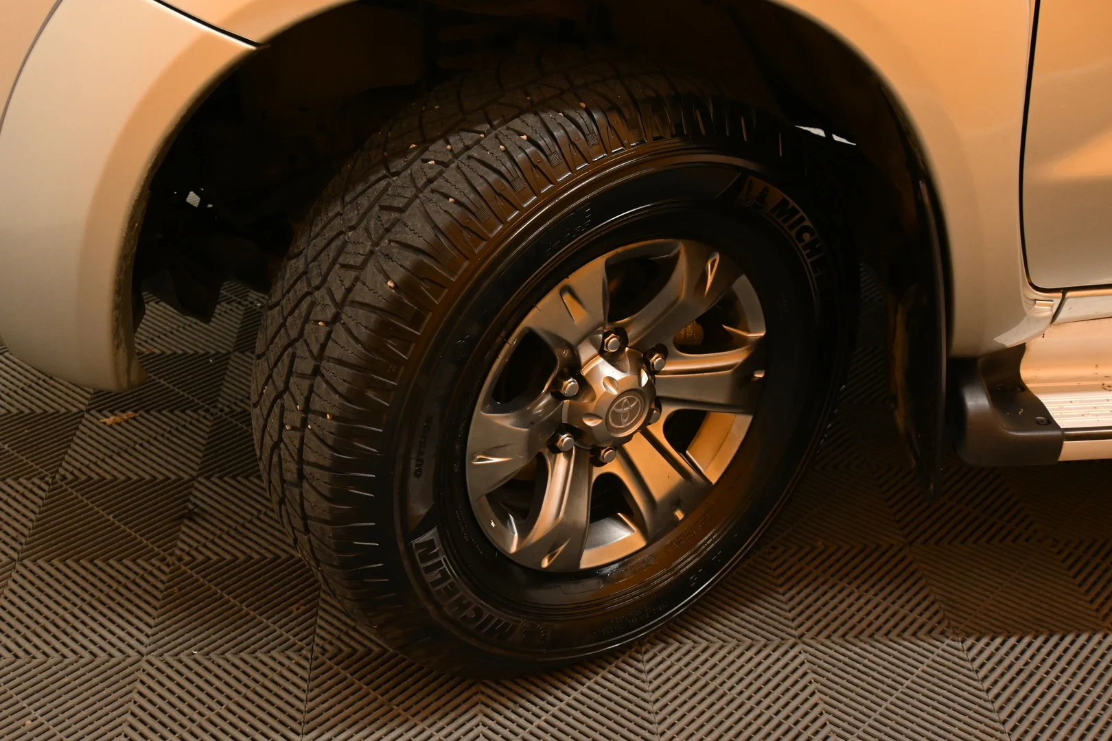 Car Image - 2M3SlKng5JC71143Va6QzY