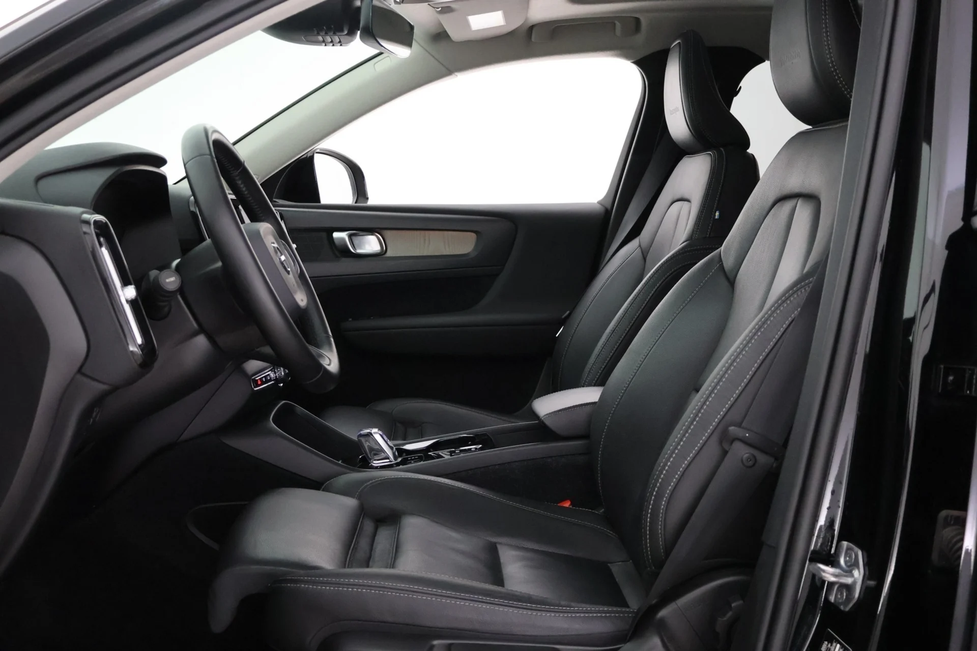 Car Image - 4TZX5NeahC5N8p8y6TQfLz
