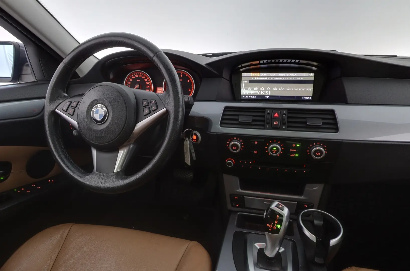 Car Image - 8kTN42r3JTpYHMjQ8x1bT