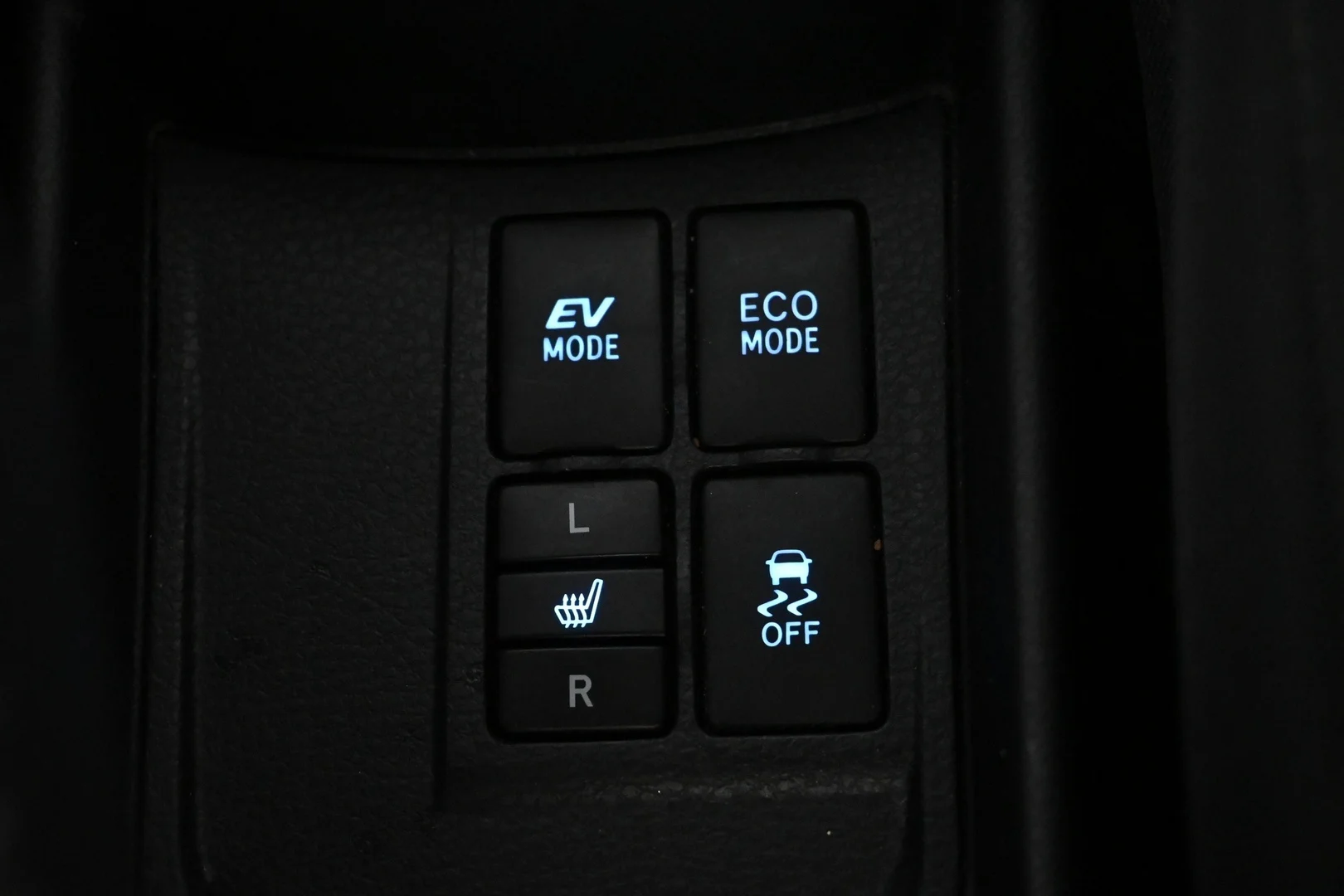 Car Image - 4MFAV2wzDD56o6Xqz7auHl