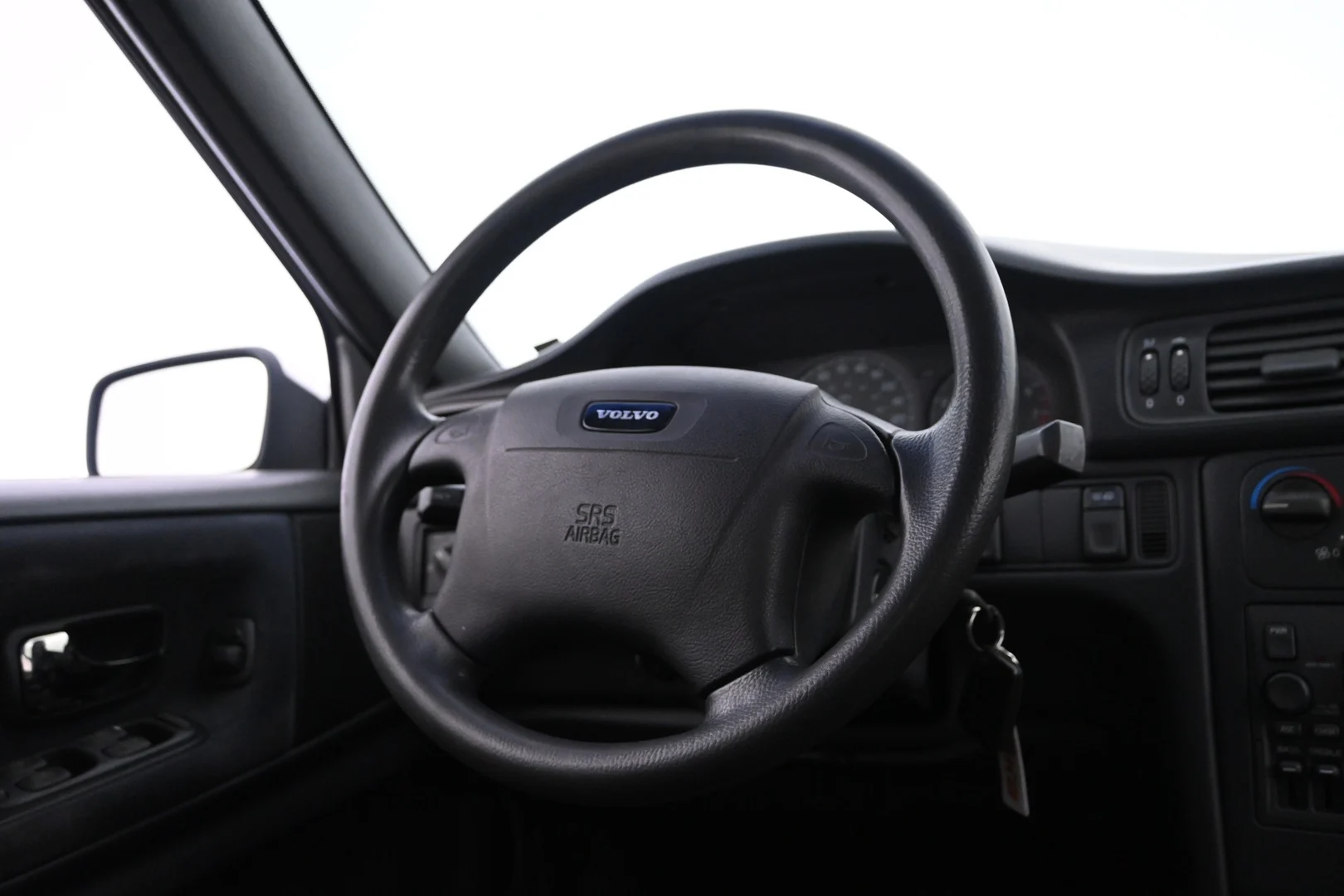 Car Image - c9nu6fZYDVQ3tTKXRVfbT