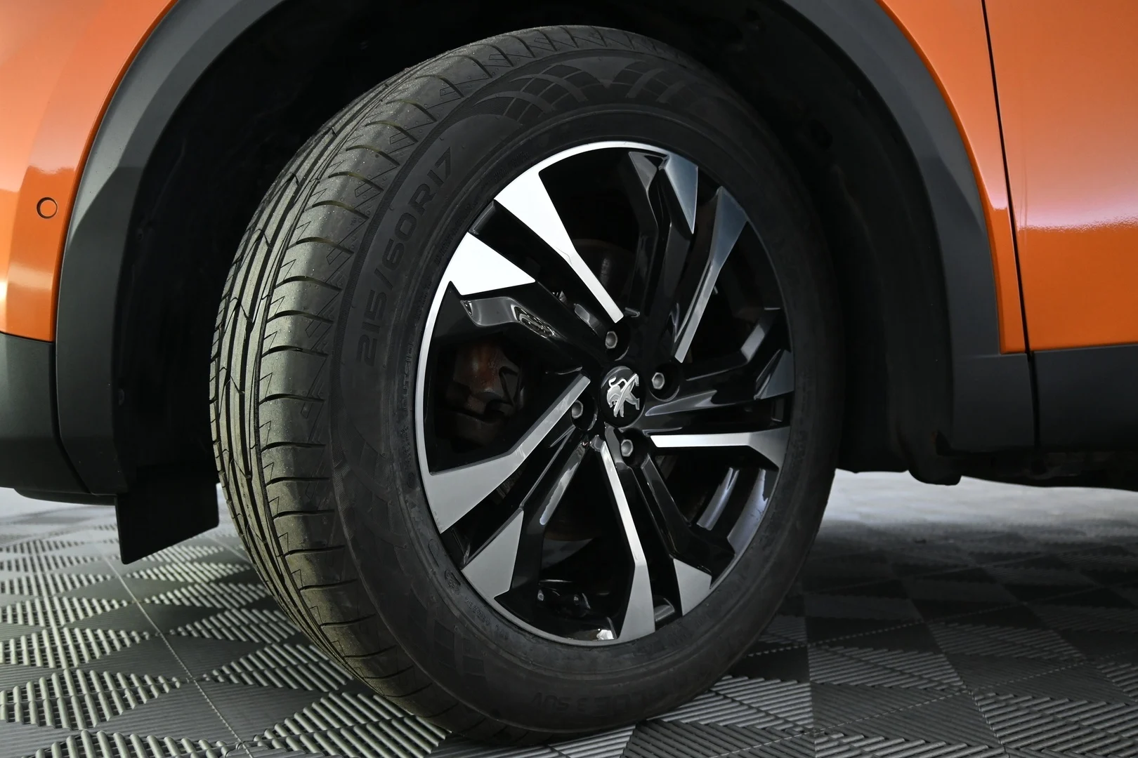 Car Image - 6nGDwD6hiIFQm0XAVuO73X