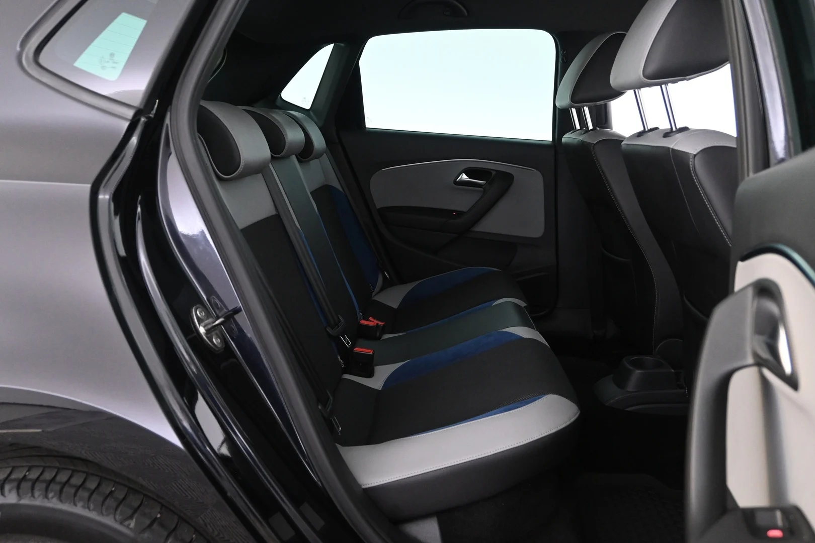 Car Image - 4d8eyiViQL6fZLFlJRC4Pn