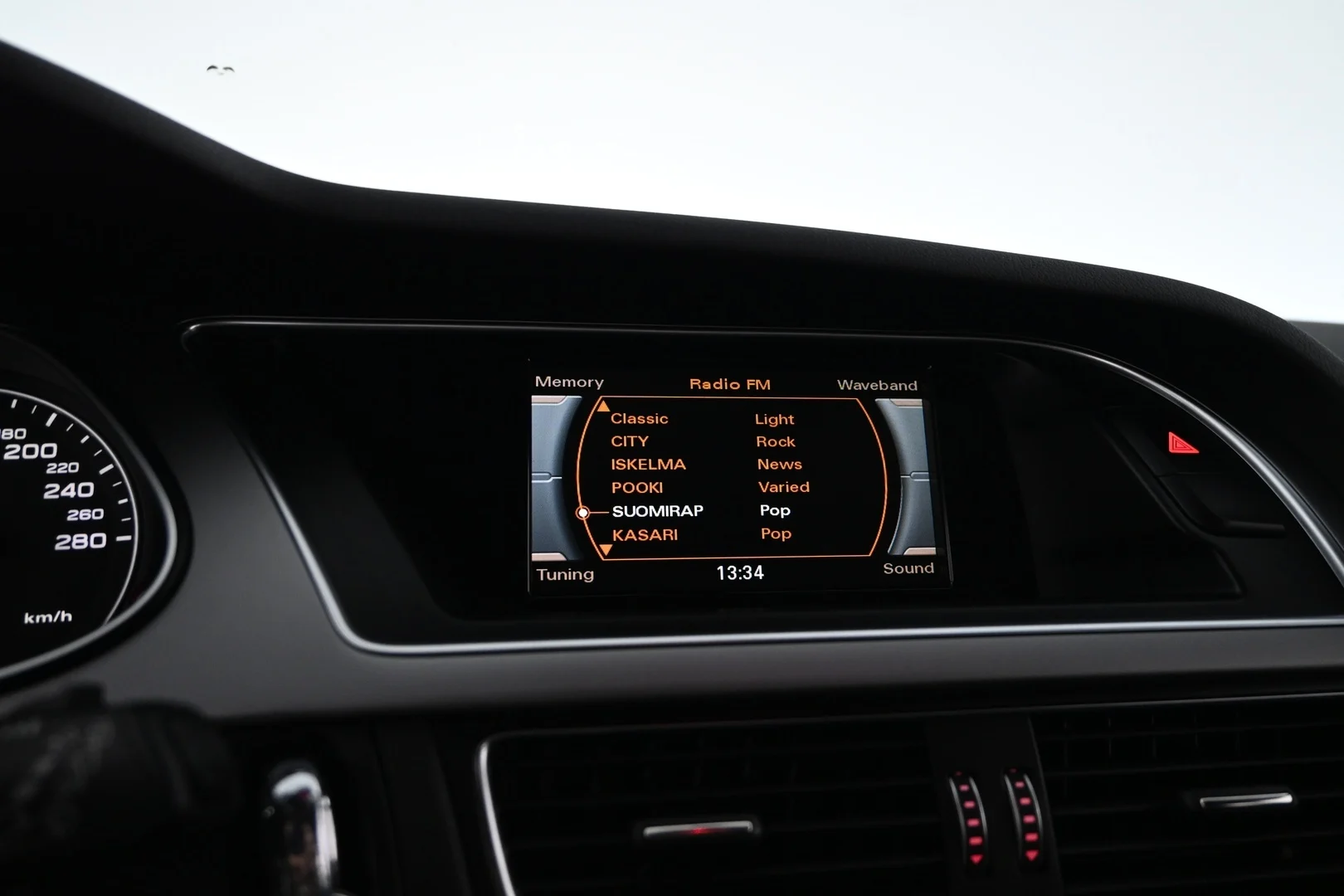 Car Image - 4zlEQ6A8j4cBdgDdWbGOEe