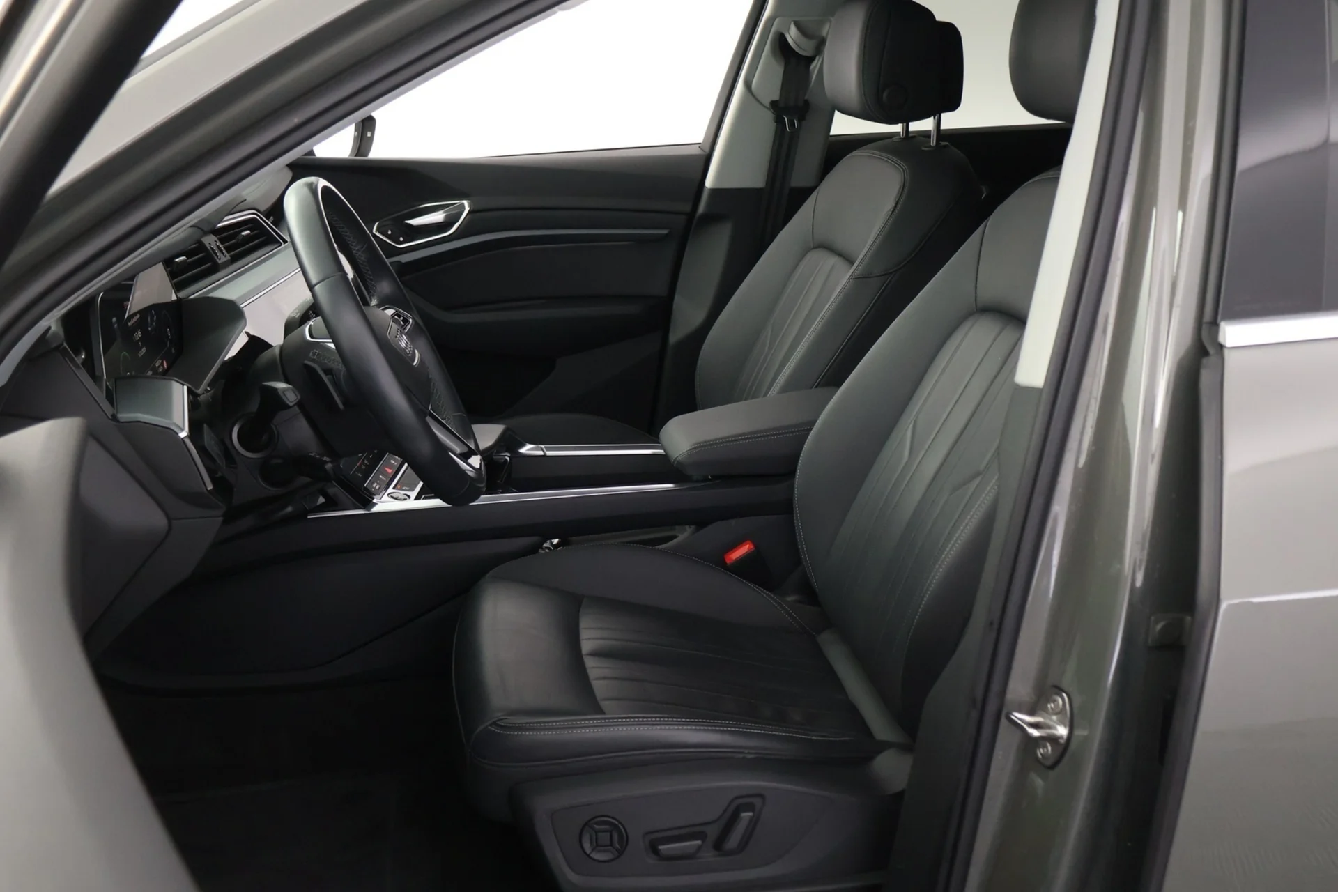 Car Image - 6RRz7A9g2Fy4fa7OR0HCtJ