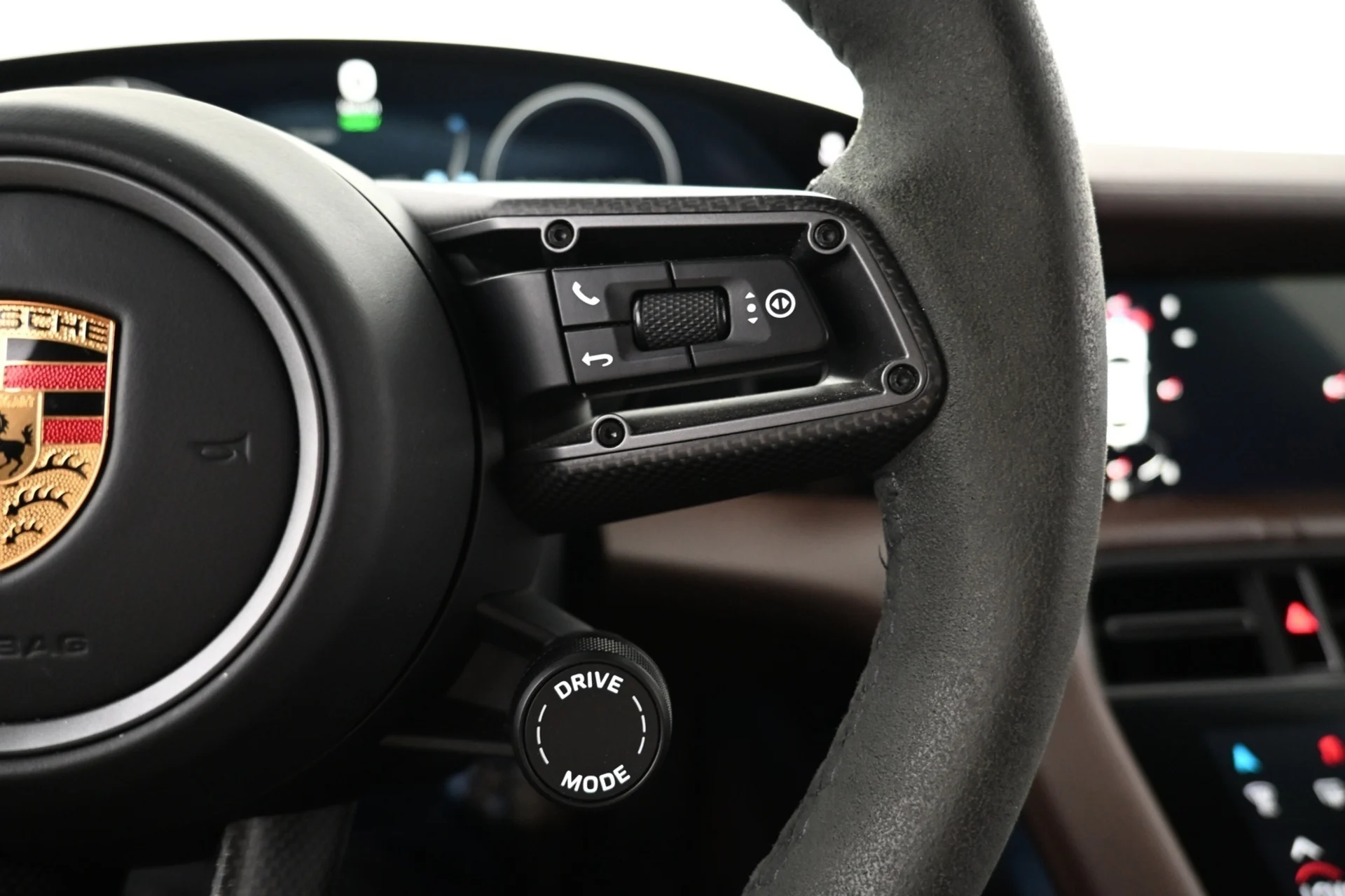 Car Image - 4kQ3uudvTj8uRFMlnVYKSc