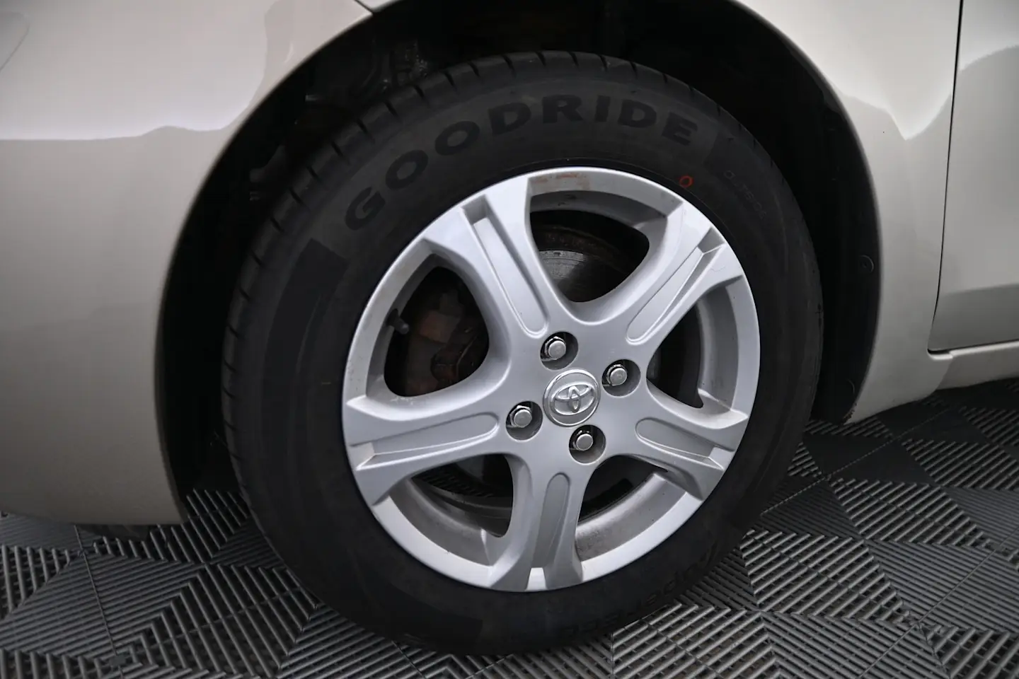 Car Image - 5cMNxEEEIhJWGTT8qTaulg