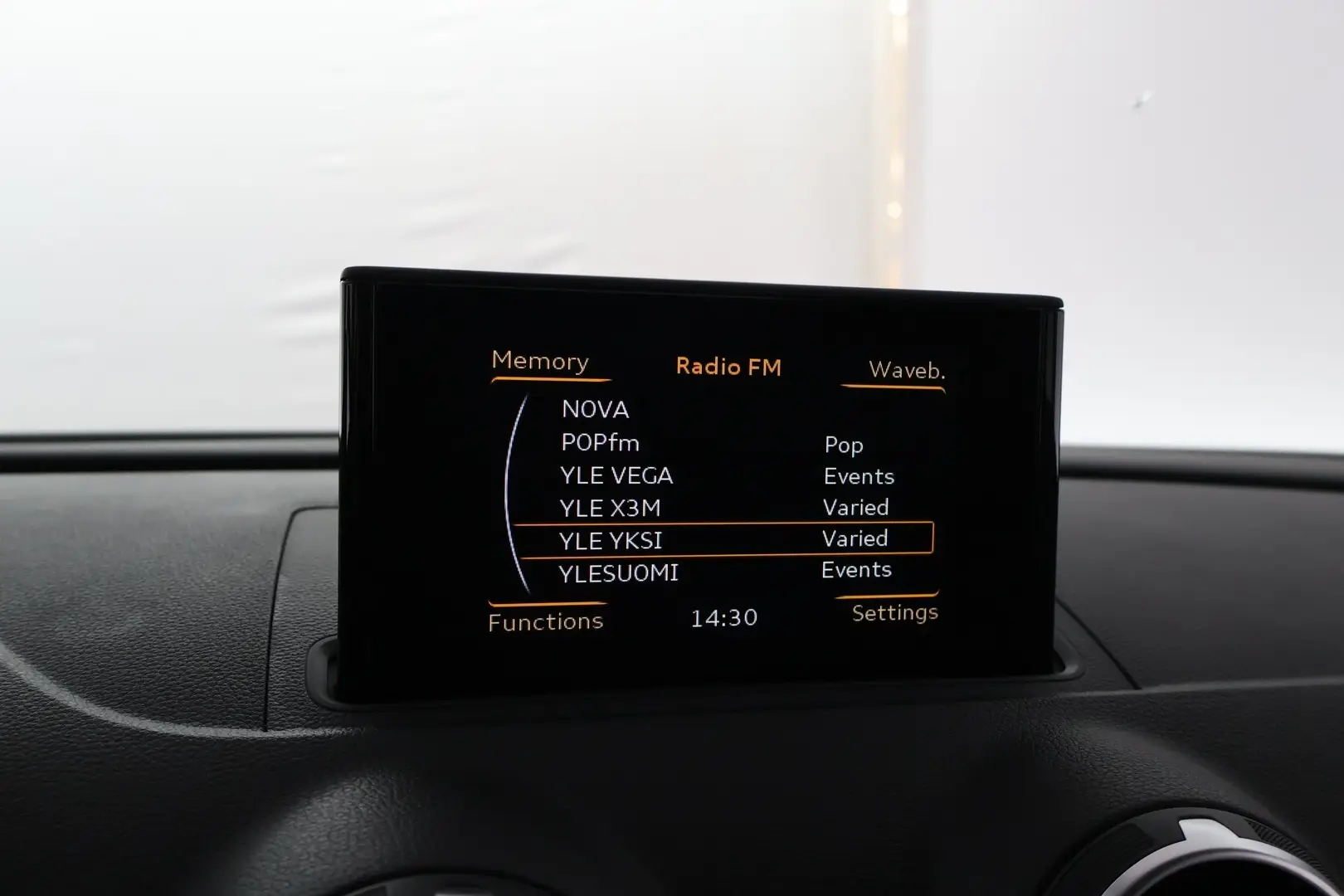Car Image - W2nxGH5pTogrAjWDQwX2O