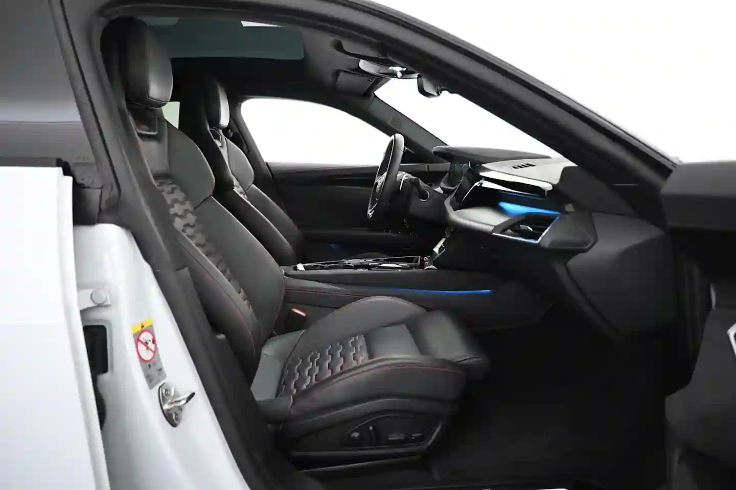 Car Image - 6jITkmC8Ad51CZDk4w6hJe