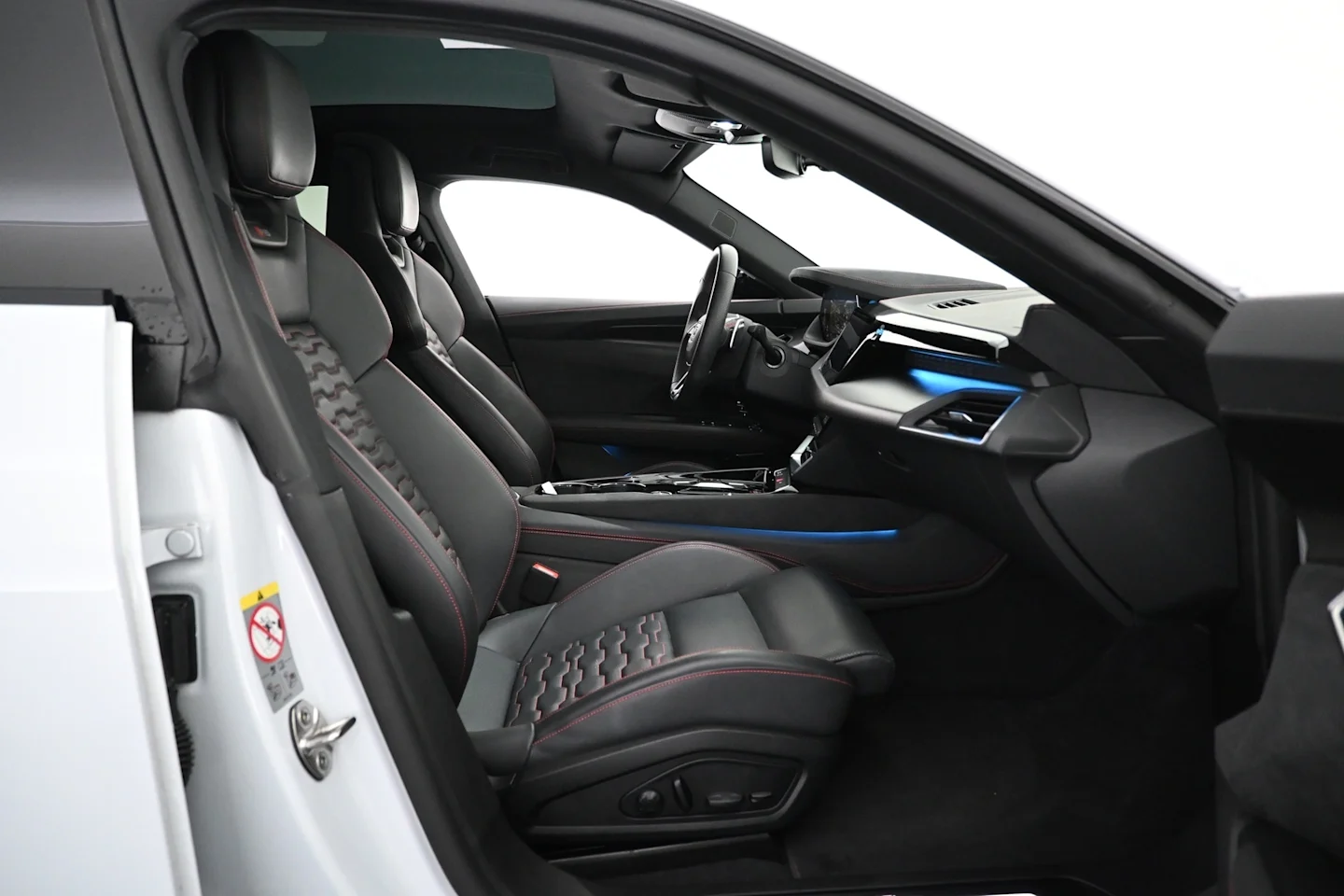 Car Image - 6jITkmC8Ad51CZDk4w6hJe