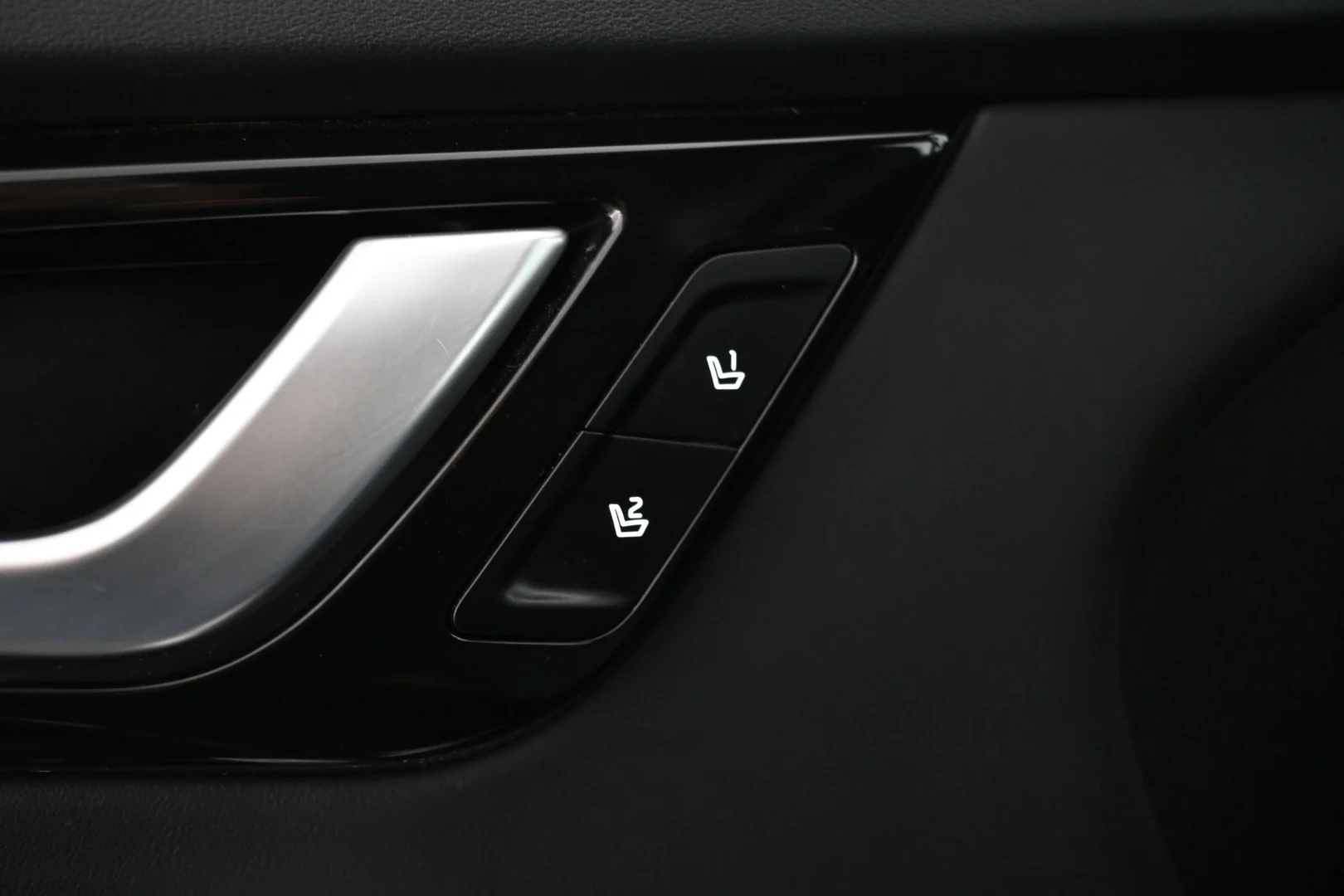 Car Image - 4LM7xIcvYnWynEB8XFiXyM