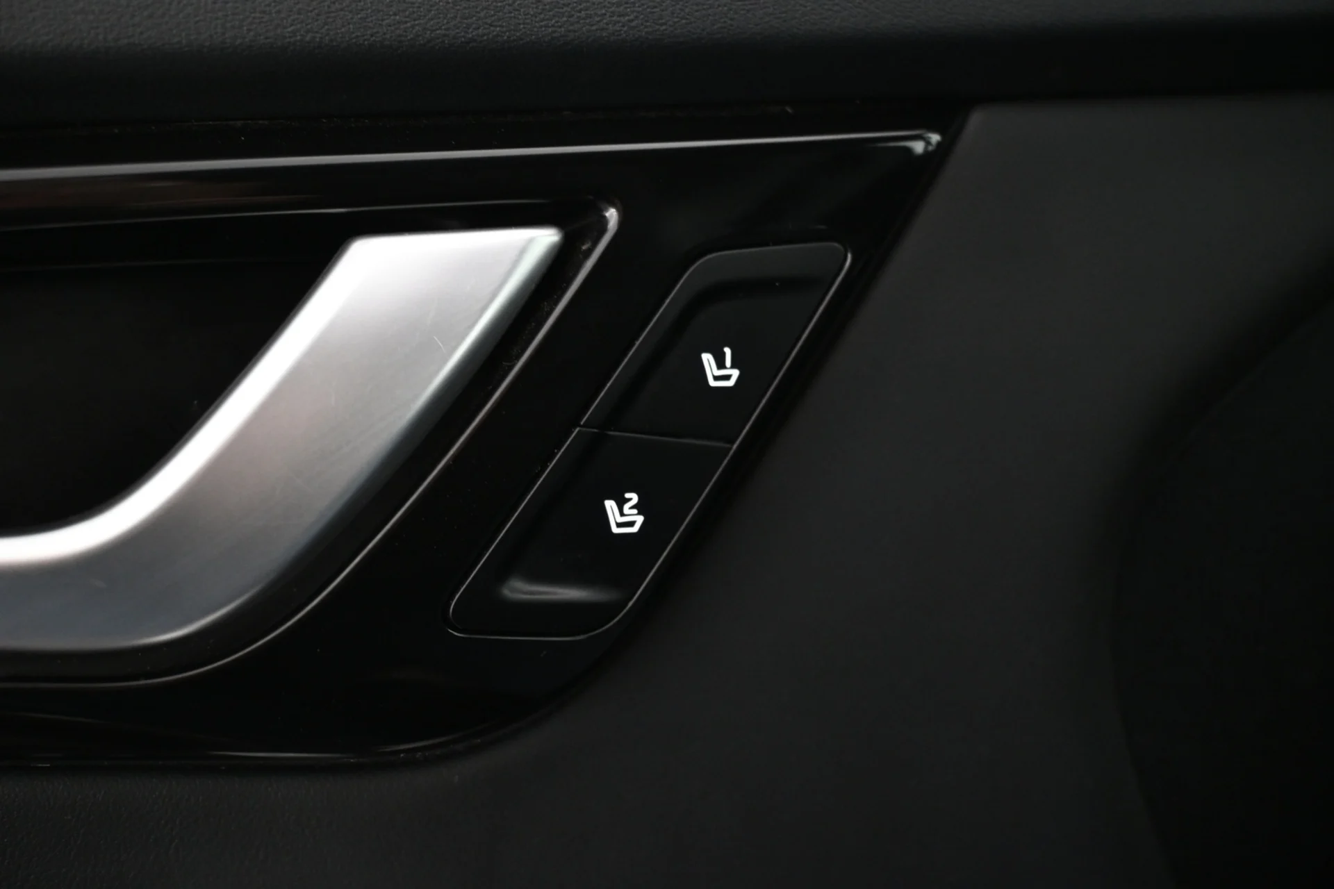Car Image - 4LM7xIcvYnWynEB8XFiXyM
