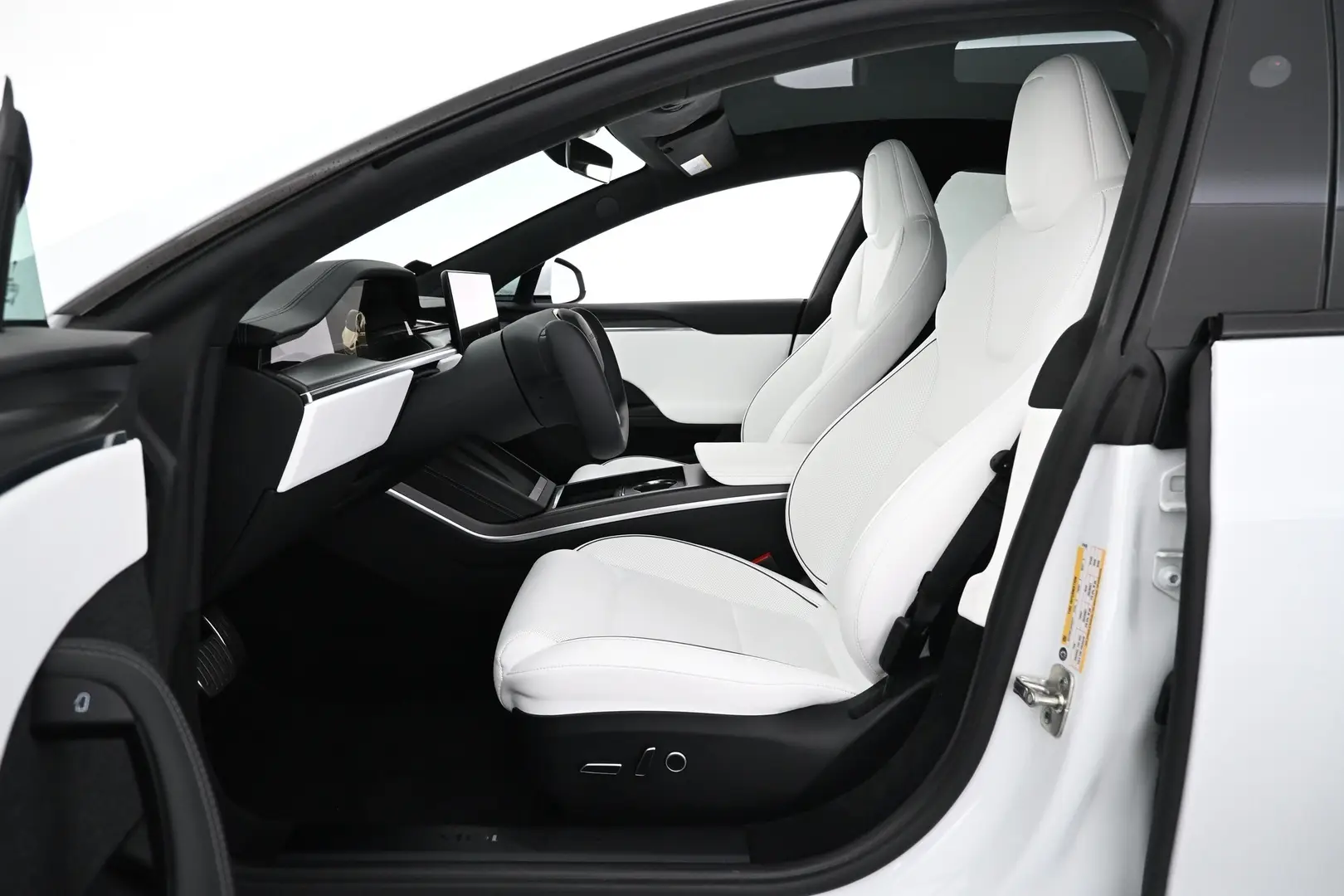 Car Image - 48ihubgTNAe2Ph50H3hqaN