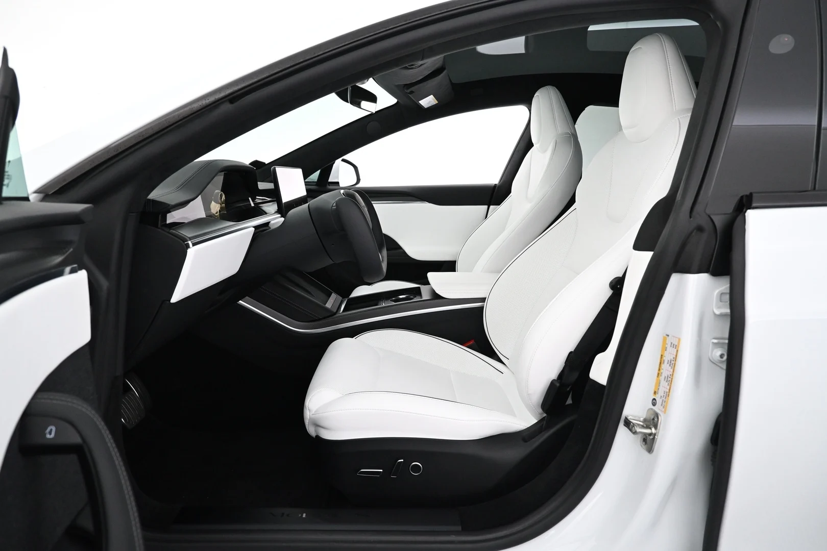 Car Image - 48ihubgTNAe2Ph50H3hqaN