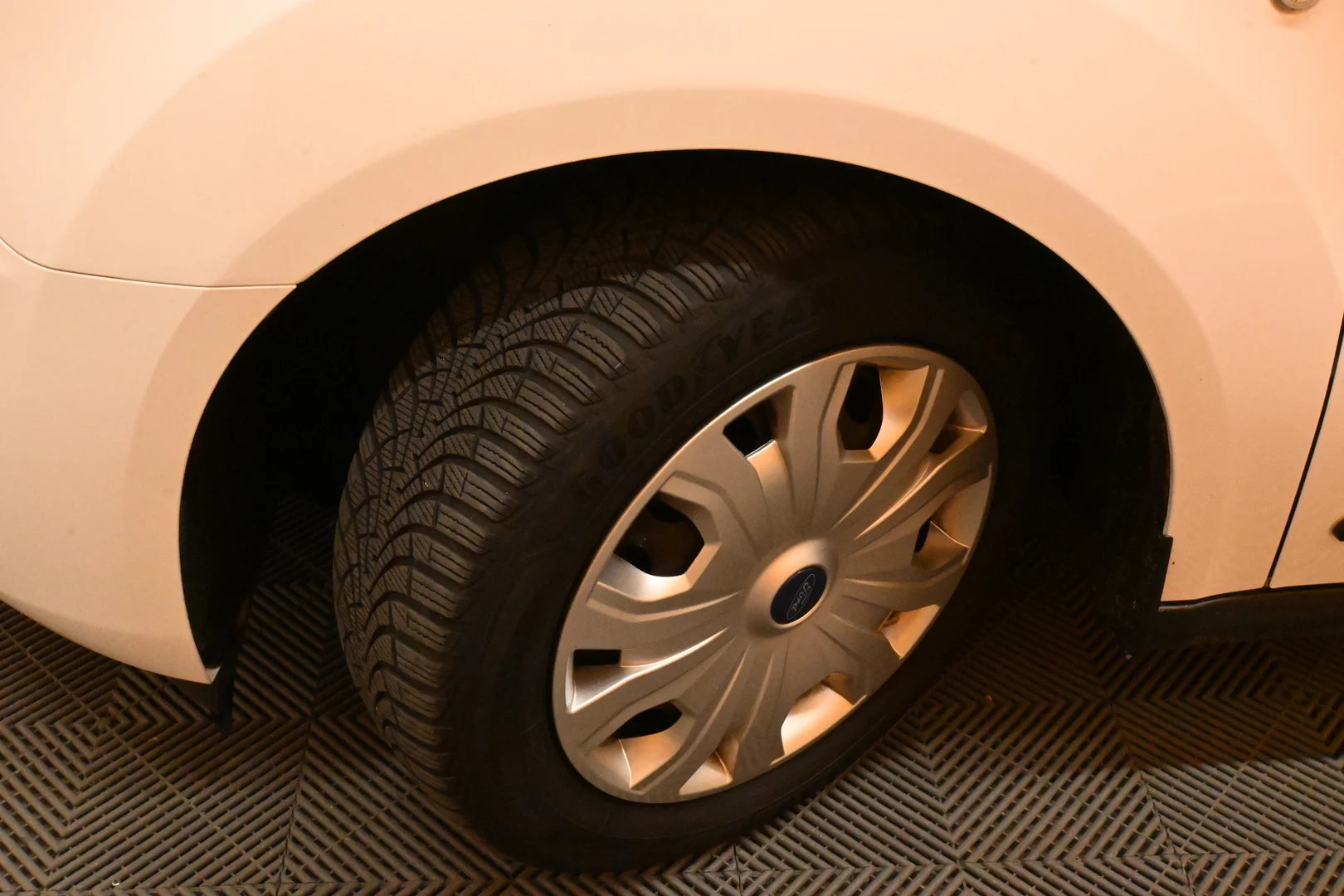 Car Image - 48477toV1Jb5qBPrMwvjQl