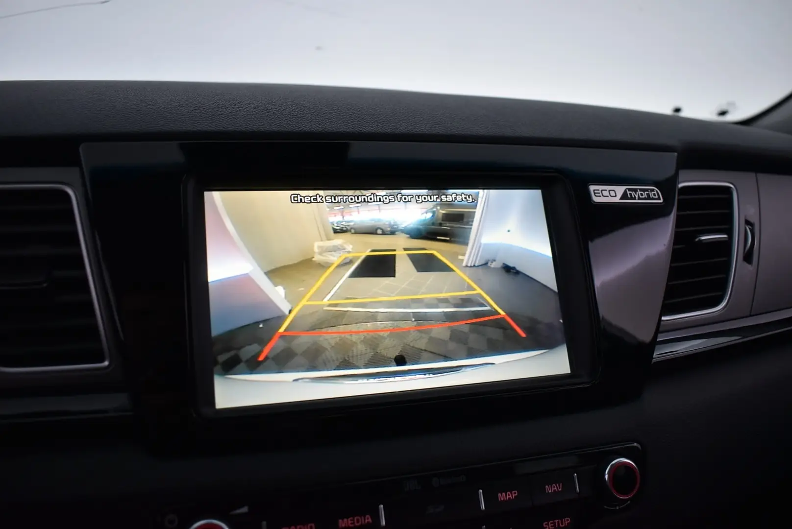 Car Image - 1Eif5s4d5EluTQso3DYCQH