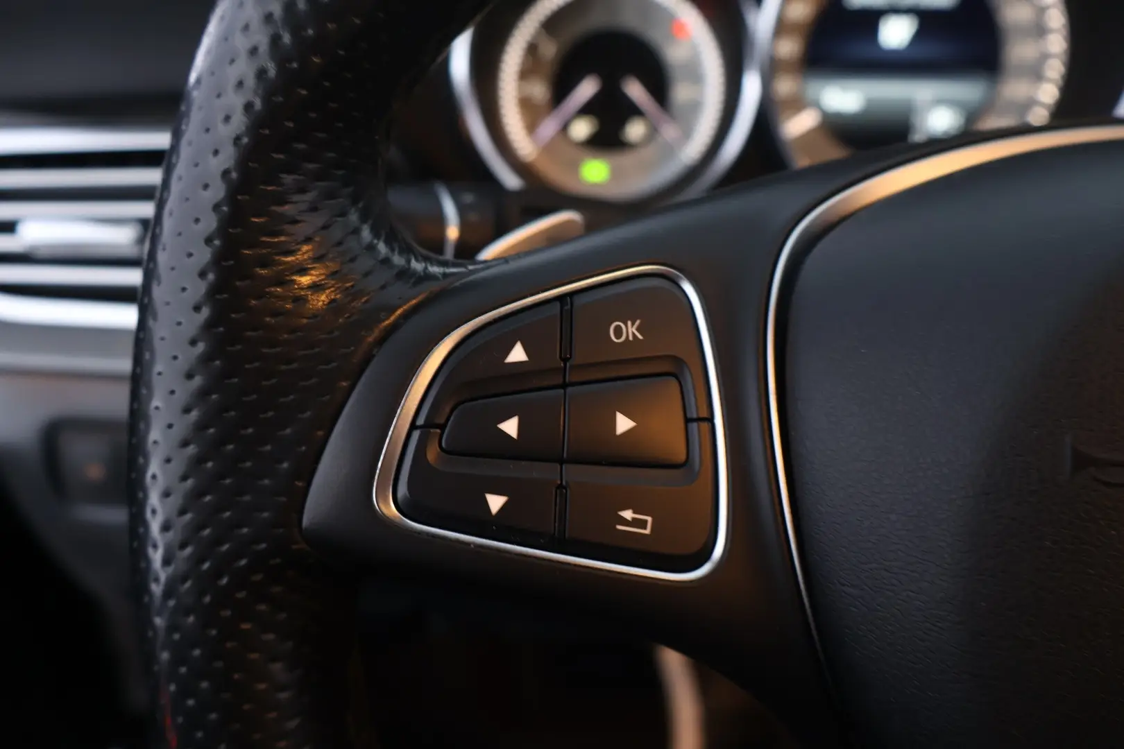 Car Image - V2MYIHOOAkNctLXNENt1L