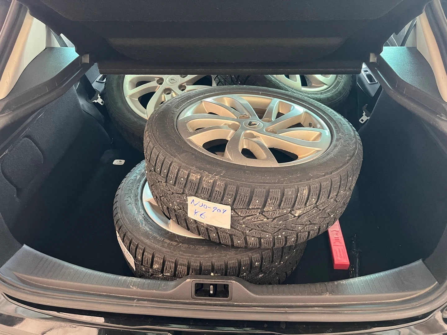 Car Image - 5UOWonefMCbzZVioAcnxyG