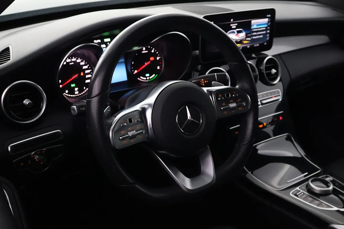 Car Image - vy95LyrUhFN5wewmFlvF1