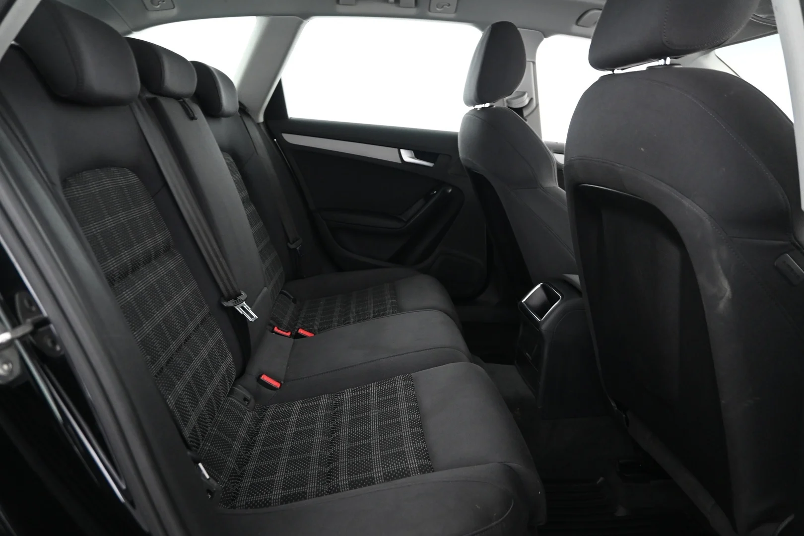 Car Image - 3LcsJviM5yddLIoJbDtEsc