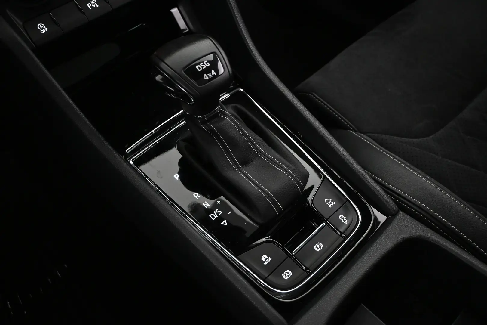 Car Image - 5awWrUO03SXYfw9SkFBndF