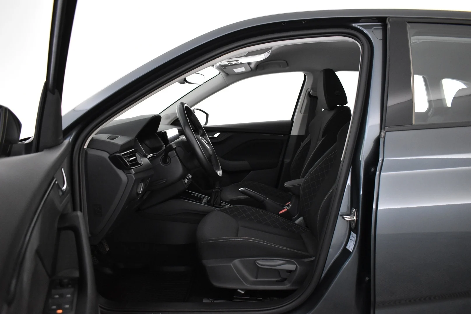 Car Image - 7F98D2P3zRVgQgZ7NsXRaM
