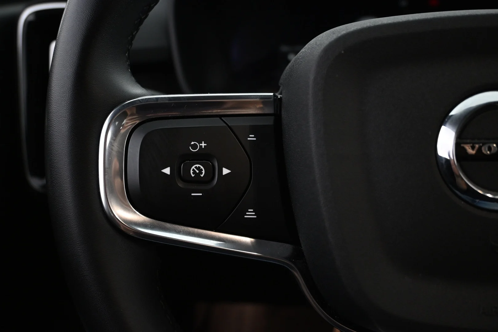 Car Image - 1THp3rsiFNzAxfnbcjbVTk