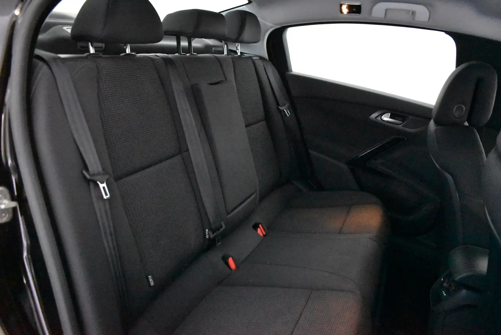 Car Image - 2tmDGw8IKdlUXYlR9Njoeo