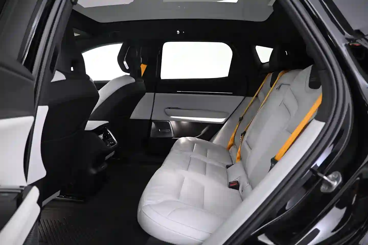 Car Image - 1Op5o1AU97naE2AvMkmwqO