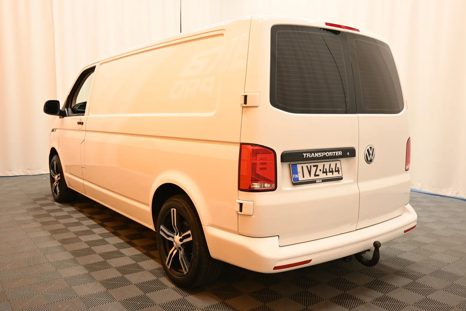 Car Image - 7rH6qXUgBX1ot3dBGddelZ