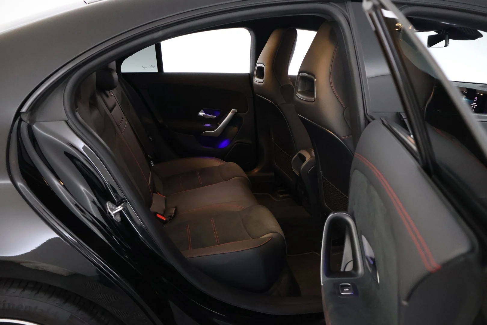 Car Image - 2piGJsgyrImKDWXTH9nUXf