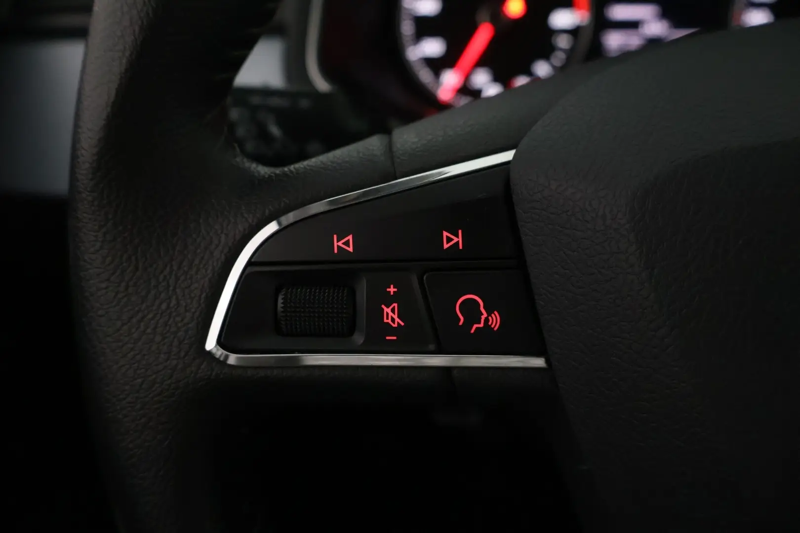 Car Image - N1keoTs1Q4iuLavNLbBDI