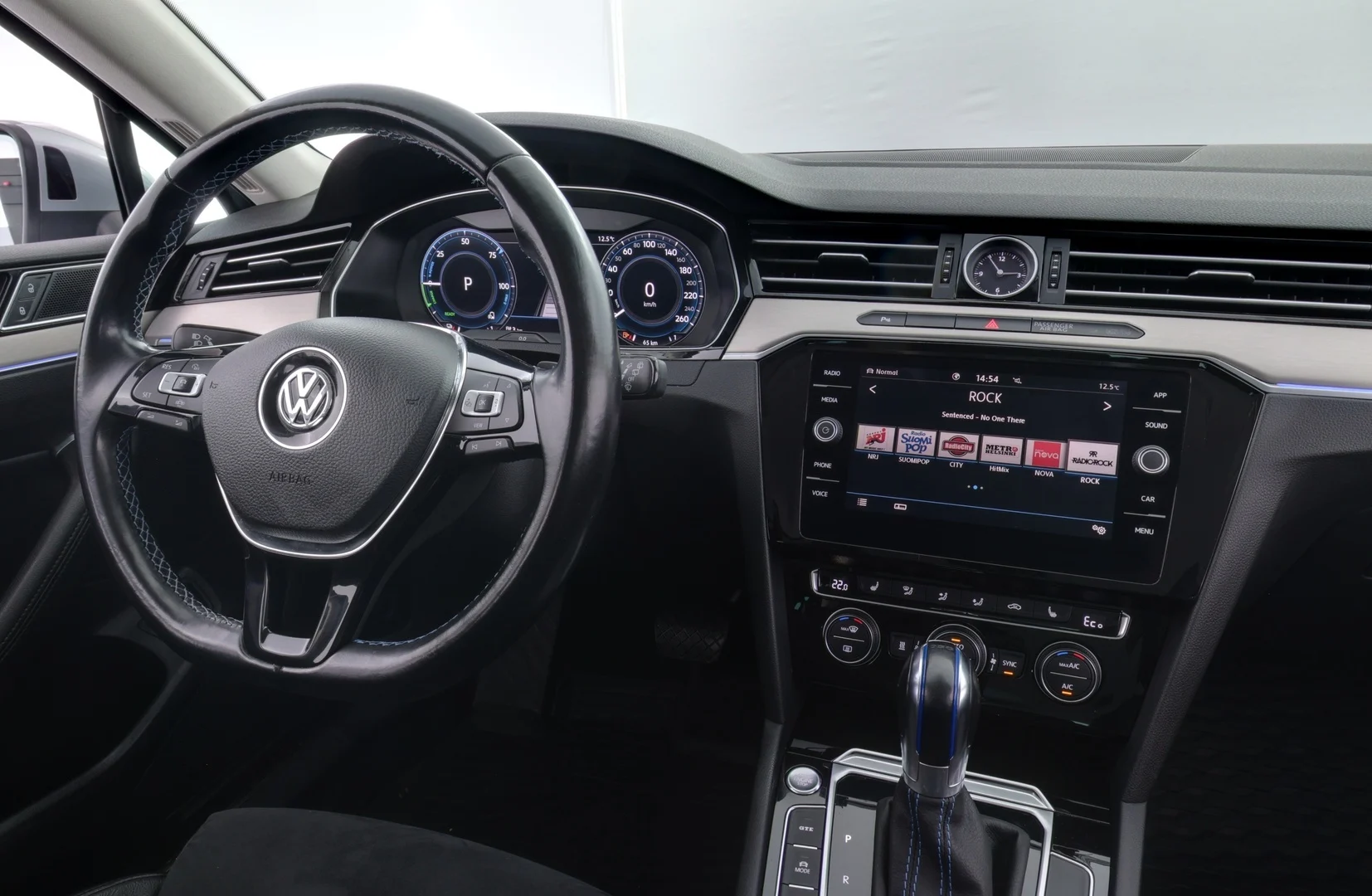 Car Image - 5x2RQLbzYRcHzmkACvooit